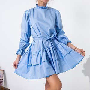 Голубое женское платье с оборками