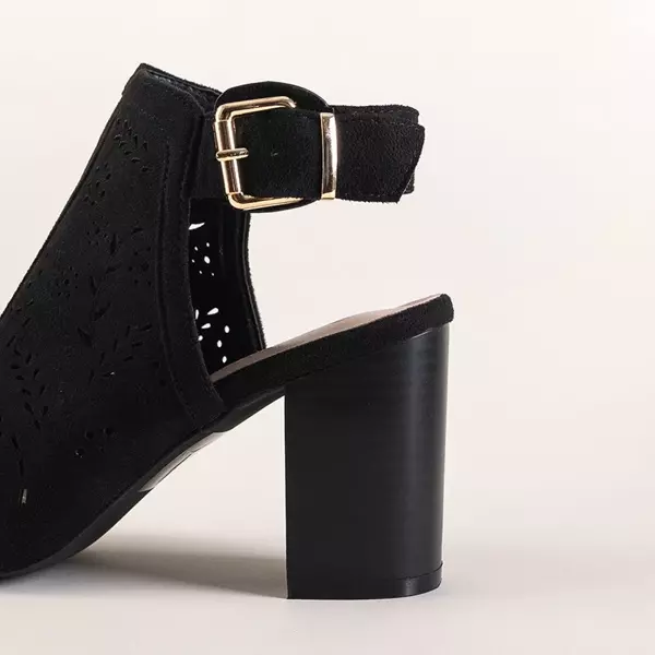 OUTLET Черные женские ажурные сандалии на посту Jasmines - Обувь