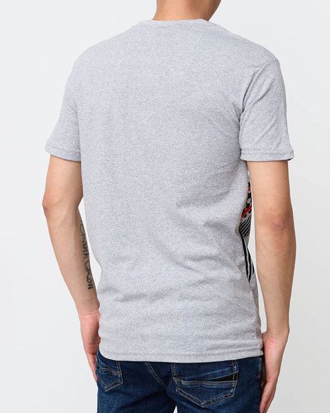 Светло-серая мужская футболка с принтом - Одежда