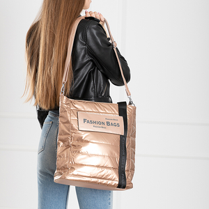 Золотая женская стеганая сумка-шоппер с надписью