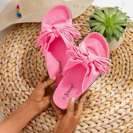 Неонові рожеві жіночі тапочки з бахромою Amassa - Взуття