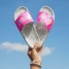 Білі та рожеві жіночі сандалі на пляж - Взуття 1