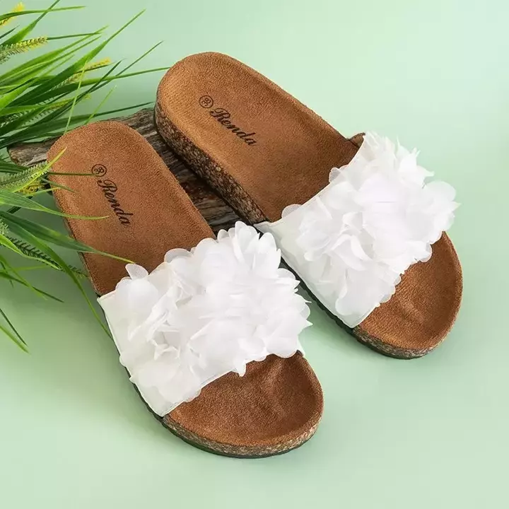 OUTLET Білі жіночі тапочки з квітами Аліна - Взуття