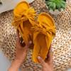 Жіночі гірчичні тапочки з бахромою Amassa - Взуття